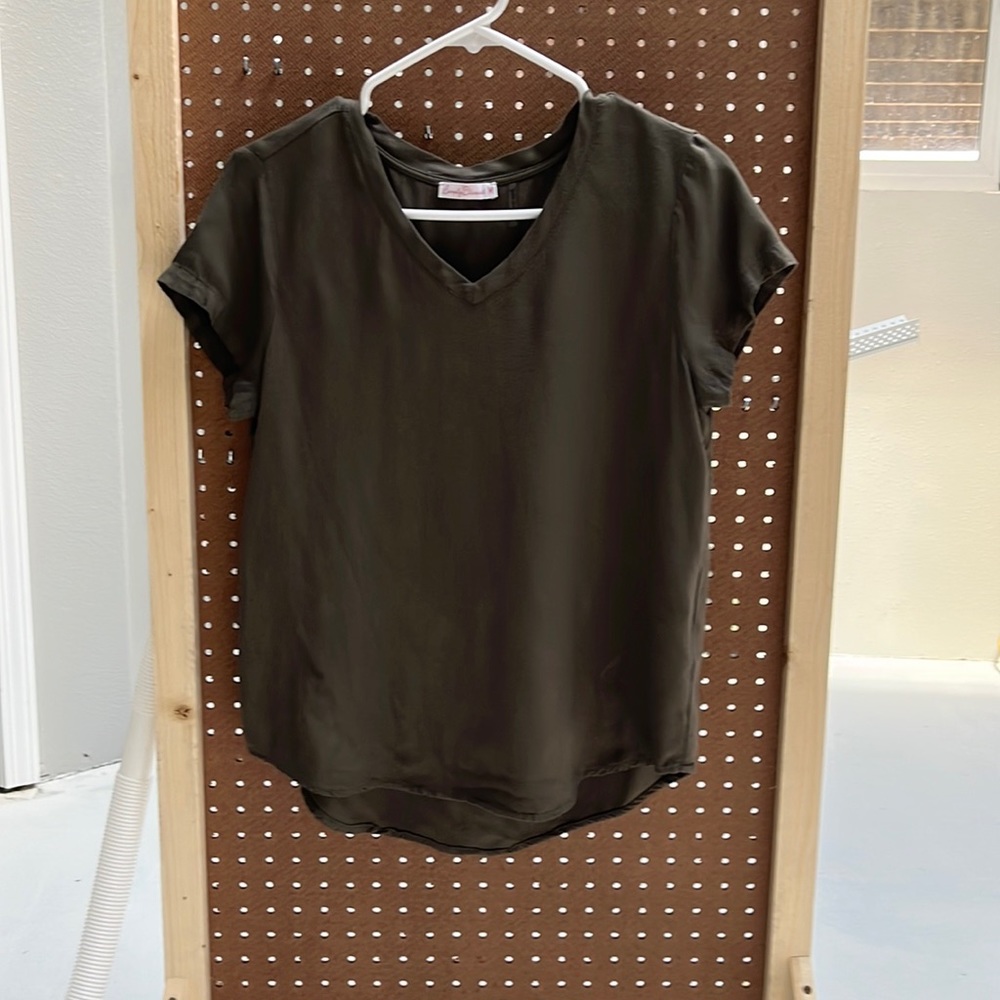 Women’s v neck blouse. Size medium